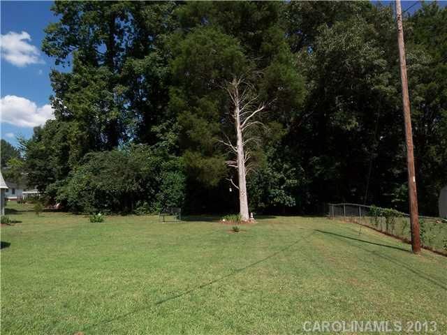 212 Point Cir, Belmont, NC 28012
