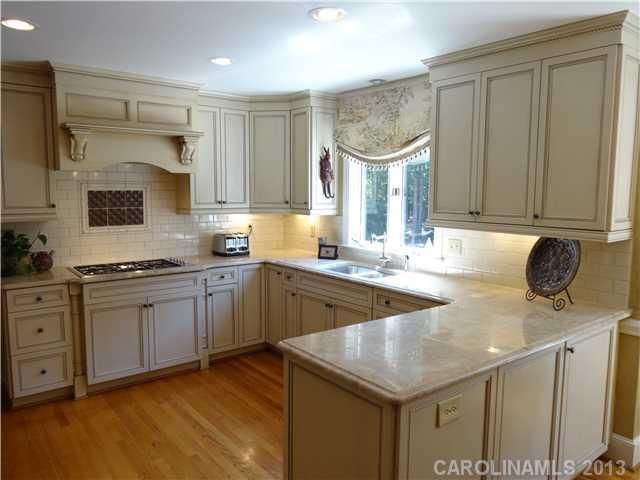 617 Amanda Dr, Matthews, NC 28104