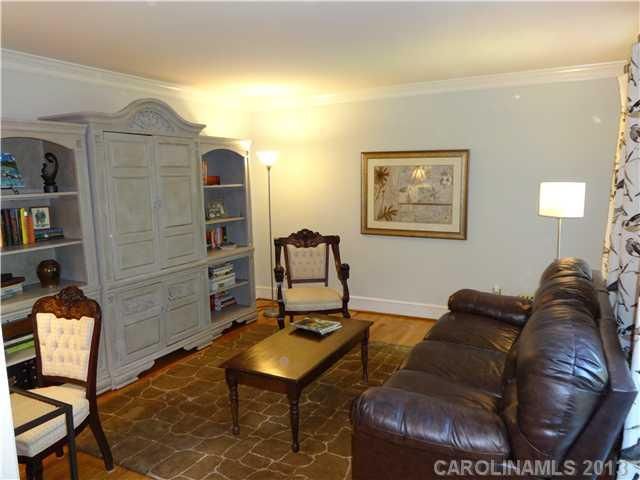 617 Amanda Dr, Matthews, NC 28104