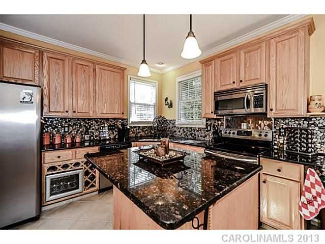 10118 Glencrest Dr, Huntersville, NC 28078