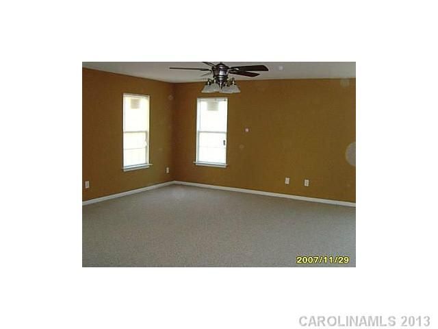3515 Crestridge Dr, Charlotte, NC 28217