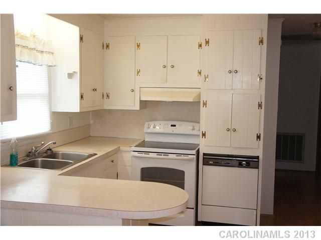 205 Park Rd, Mount Holly, NC 28120