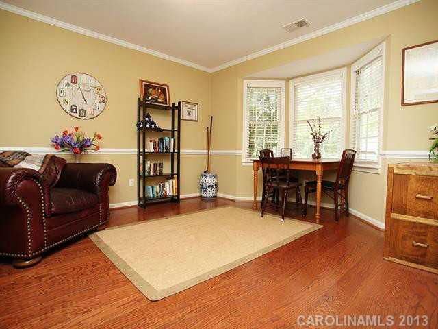 9821 Park Spring Ct, Charlotte, NC 28210