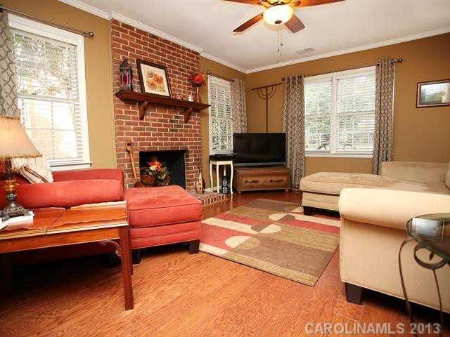 9821 Park Spring Ct, Charlotte, NC 28210