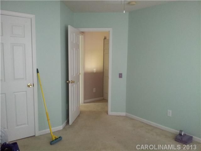 8615 Challenger Dr, Charlotte, NC 28213