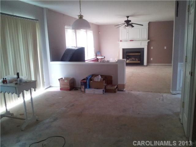 8615 Challenger Dr, Charlotte, NC 28213