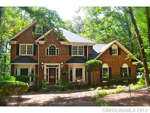 1800 Tanglebriar Ct, Matthews, NC 28104