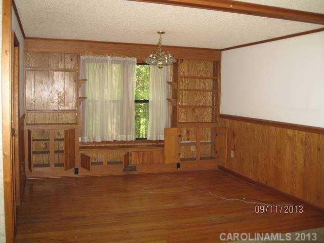 8441 Old Holland Rd, Charlotte, NC 28262