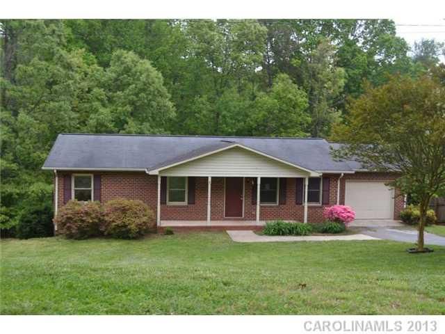 1525 SW 24th St, Hickory, NC 28602