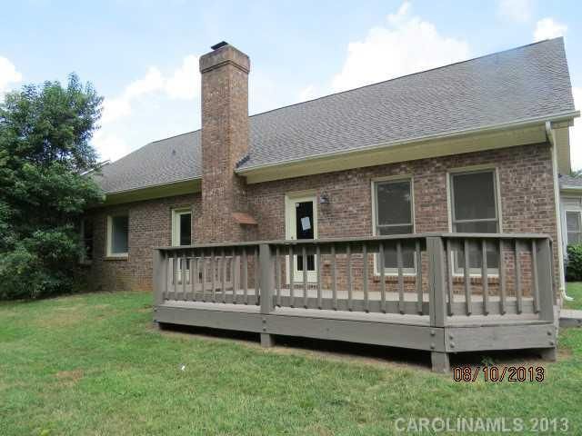 529 River Oaks Ln, Charlotte, NC 28226