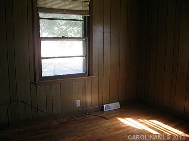 823 Adams Dr, Gastonia, NC 28052