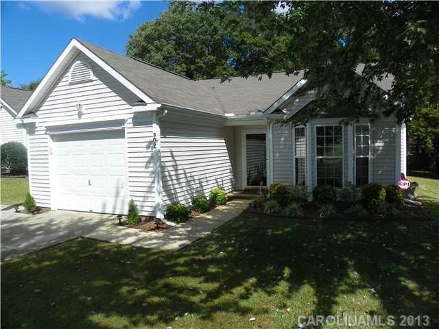 902 Morning Glory Dr, Charlotte, NC 28262