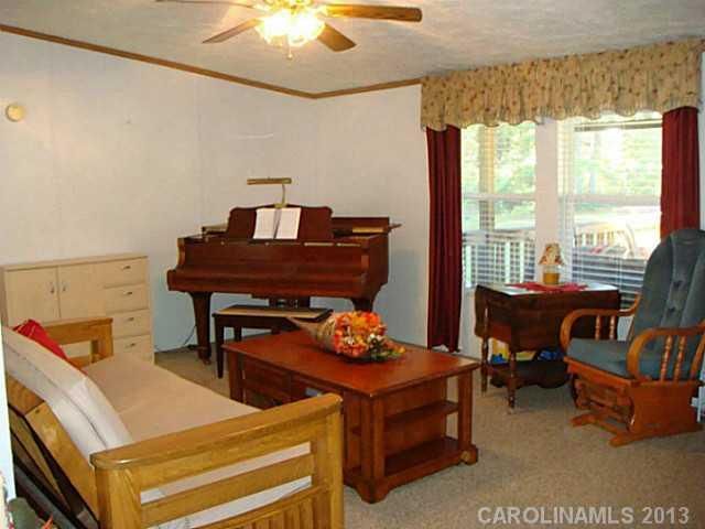 1851 E Chappell Rd, Mcconnells, SC 29726