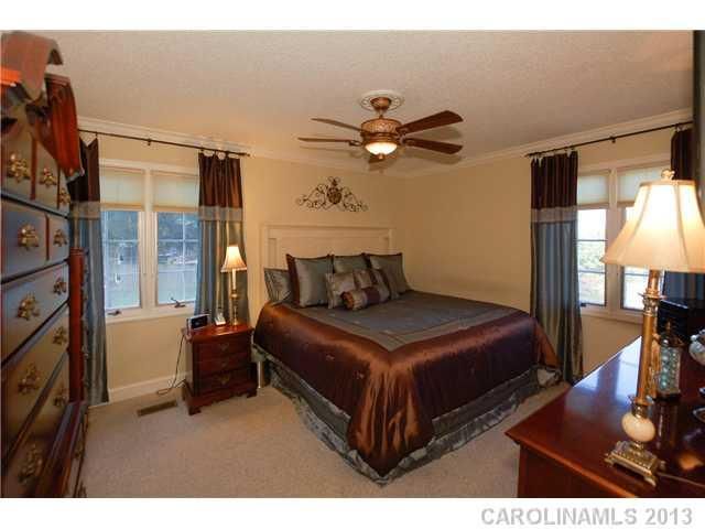 2427 Pebblestone Ct, Gastonia, NC 28054