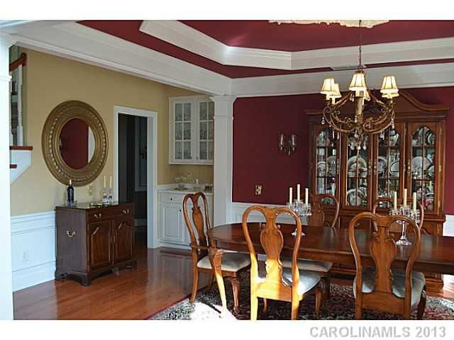 10646 Knight Castle Dr, Charlotte, NC 28277