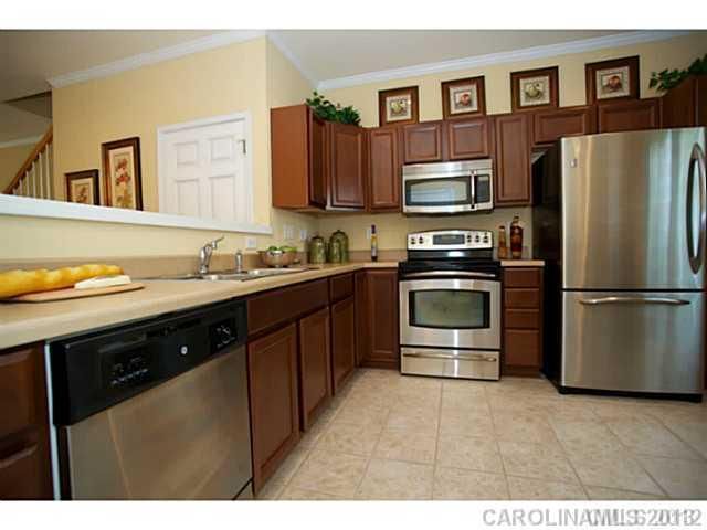 13830 Singleleaf Ln, Charlotte, NC 28278