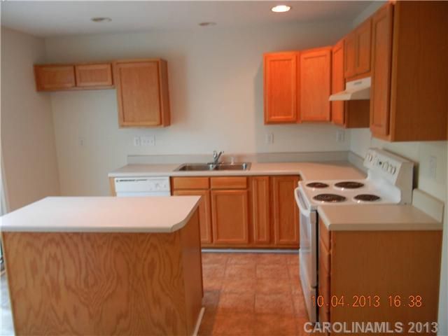1721 Forest Side Ln #-, Charlotte, NC 28213
