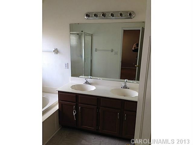 1232 Land Grant Rd, Charlotte, NC 28217