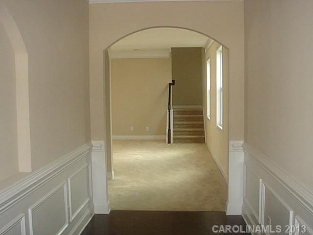 417 Knothole Ln, Charlotte, NC 28214