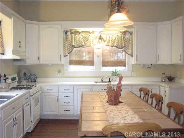 81 Grove Ave, Concord, NC 28025