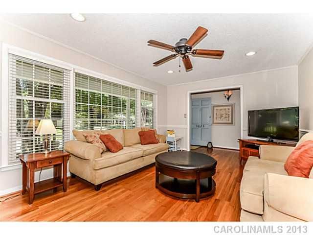 4623 Castleton Rd, Charlotte, NC 28211