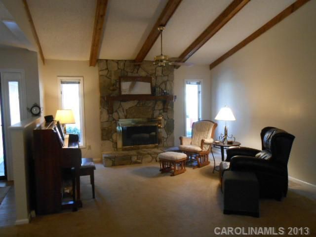 2170 NE 21st St, Hickory, NC 28601