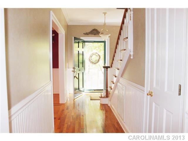 4125 NE Hideaway Ct, Hickory, NC 28601