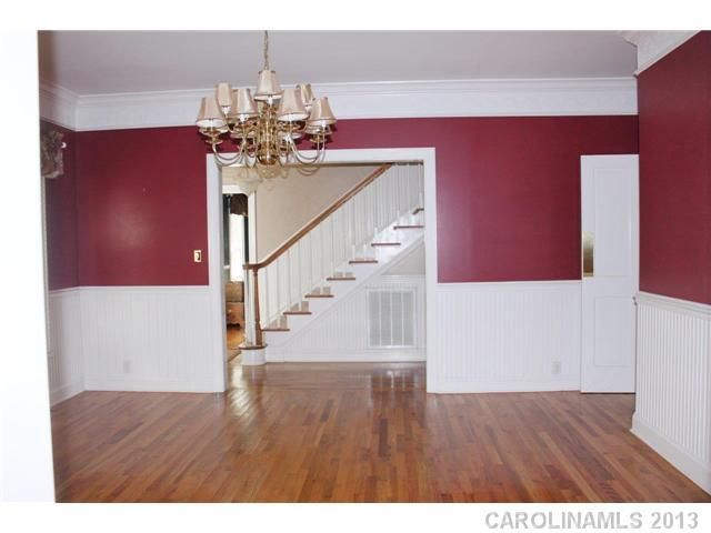 4125 NE Hideaway Ct, Hickory, NC 28601