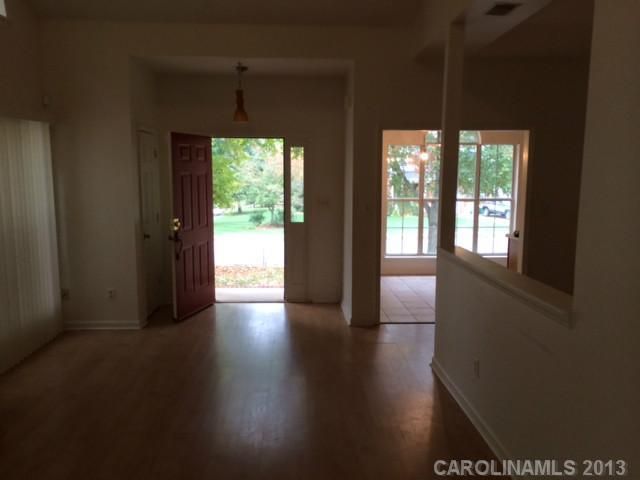 5600 Cherry Bluff Ct, Charlotte, NC 28216