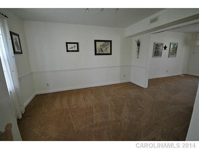 1426 Renfrow Ln, Charlotte, NC 28270