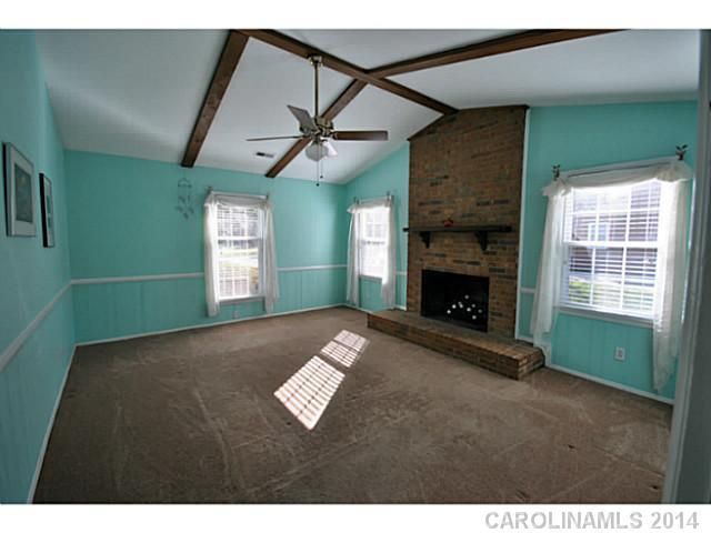 1426 Renfrow Ln, Charlotte, NC 28270