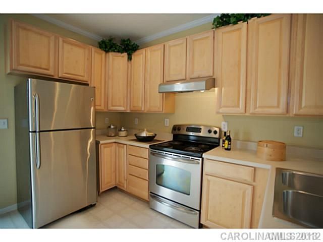 13768 Singleleaf Ln, Charlotte, NC 28278