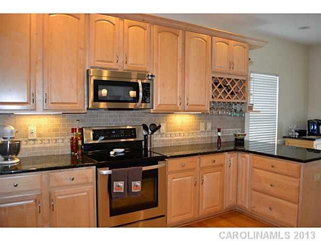 7323 Daerwood Pl, Charlotte, NC 28215