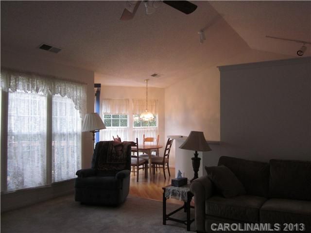 105 Silverleaf Ct, Mount Holly, NC 28120