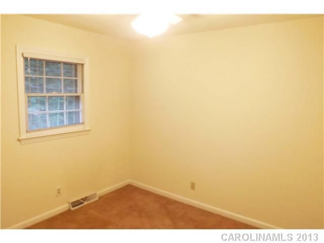 204 Point Cir, Belmont, NC 28012