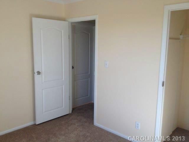 545 Saint Chrisnic Ct, Mount Holly, NC 28120