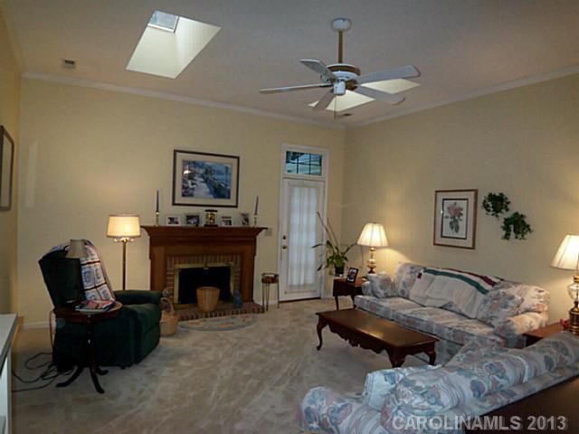 2920 Summerland Dr, Matthews, NC 28105