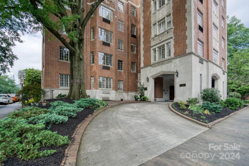 301 W Tenth St W #204, Charlotte, NC 28202