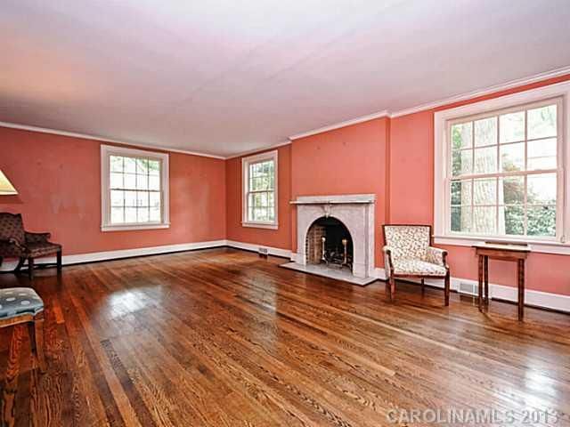 1862 W Queens Rd, Charlotte, NC 28207
