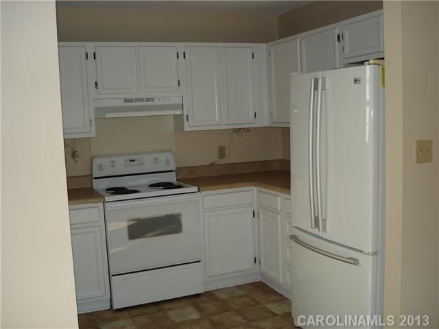 9110 Chesham Dr, Charlotte, NC 28227