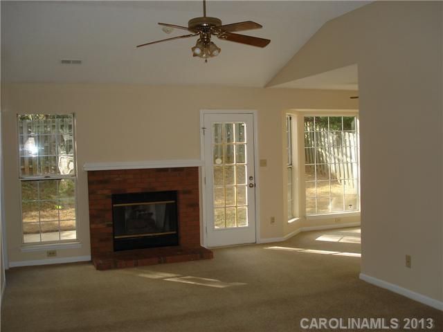 9110 Chesham Dr, Charlotte, NC 28227