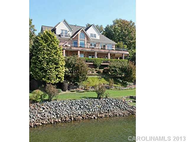 16328 Harbor View Rd, Charlotte, NC 28278