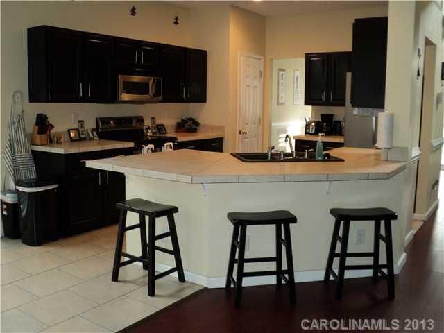 10013 Dauphine Dr, Charlotte, NC 28216