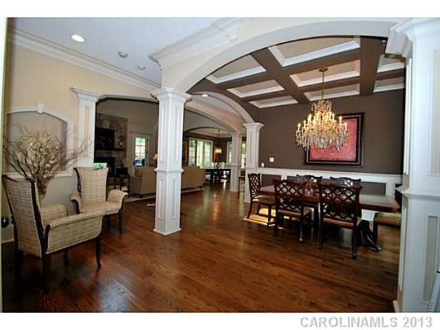 925 Dacavin Dr, Charlotte, NC 28226