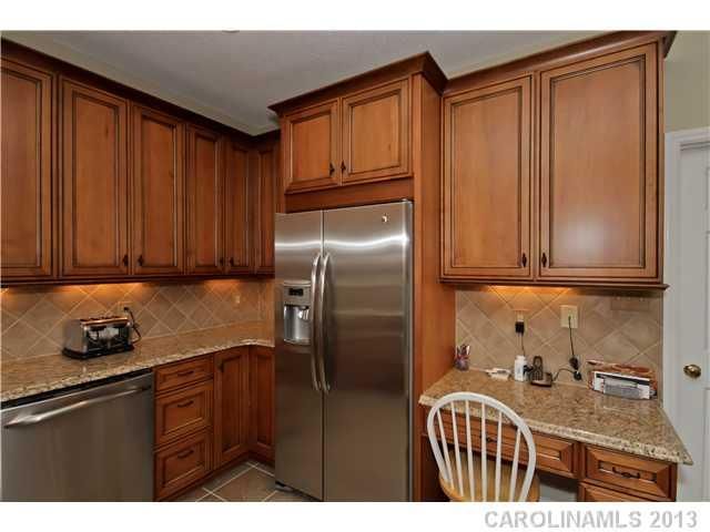9112 Arbor Glen Ln, Charlotte, NC 28210