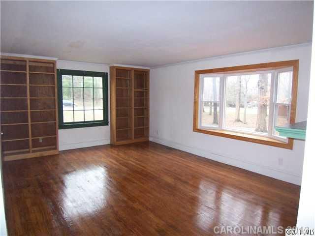 2717 Toddville Rd, Charlotte, NC 28214