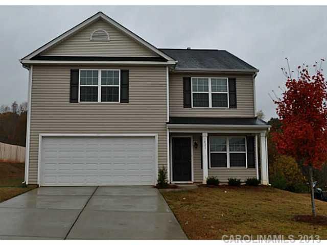 1421 River Run Dr, Lowell, NC 28098