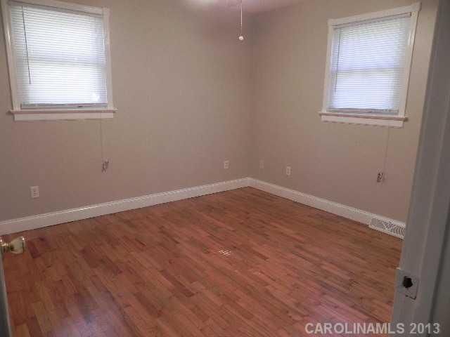 221 Daniel Dr, Gastonia, NC 28052