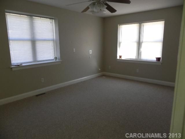 221 Daniel Dr, Gastonia, NC 28052