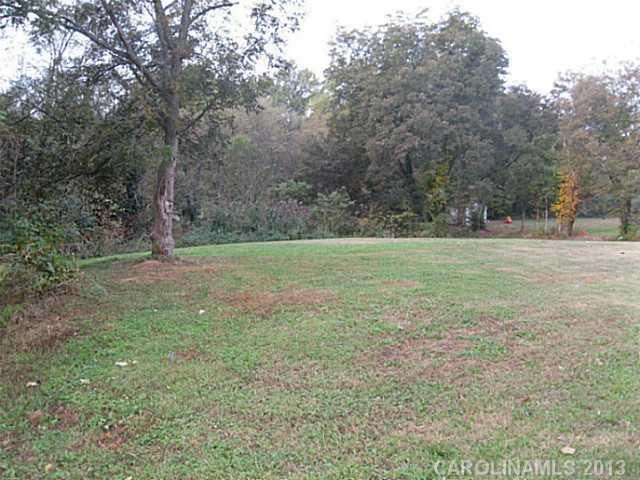 526 Iredell Ave, Mooresville, NC 28115